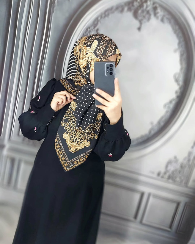 روسری قواره کوچک سلطنتی رنگ مشکی