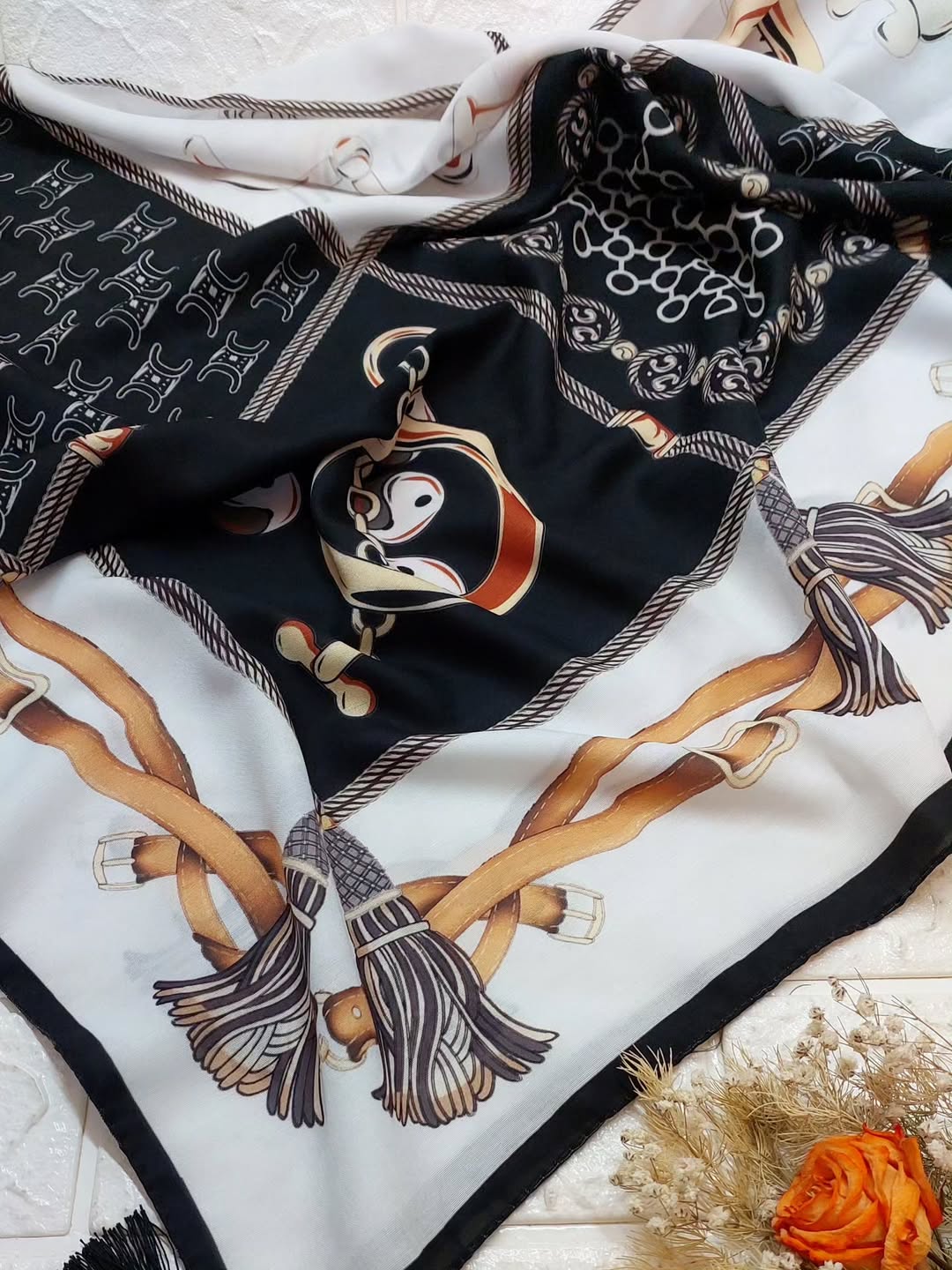 سلین(عکس از نزدیک)