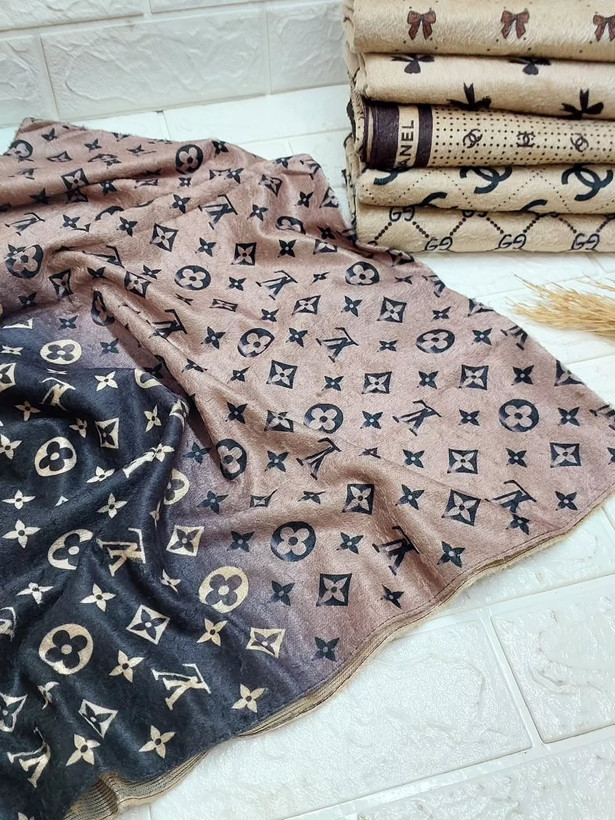 طرح 4 الوی کرم مشکی