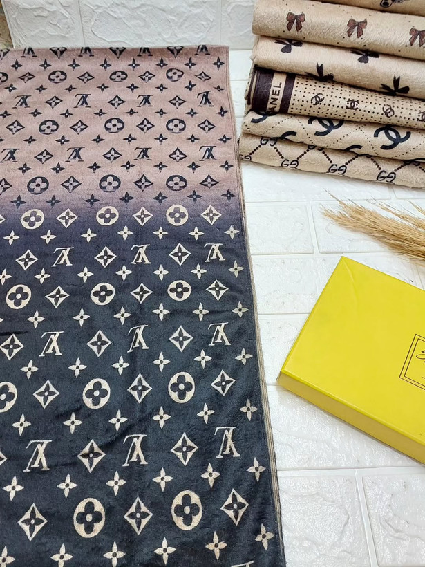 طرح 4 الو کرم مشکی