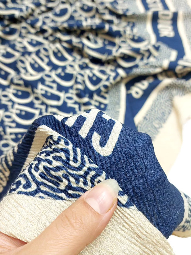 جنس از نزدیک سرمه ای