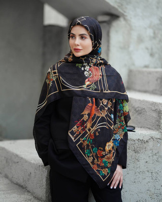 روسری نخی دور دست دوز طرح ققنوس