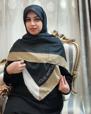 روسری نخی طلایی مشکی